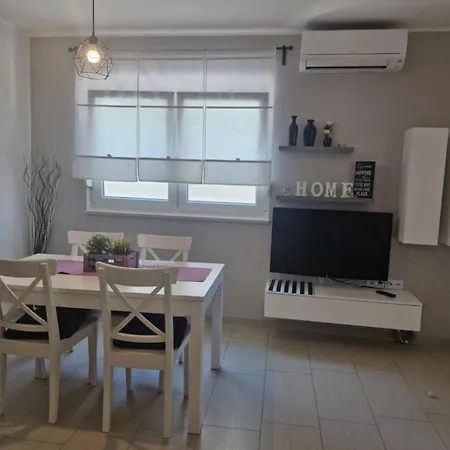 Slanica Escape Apartman *