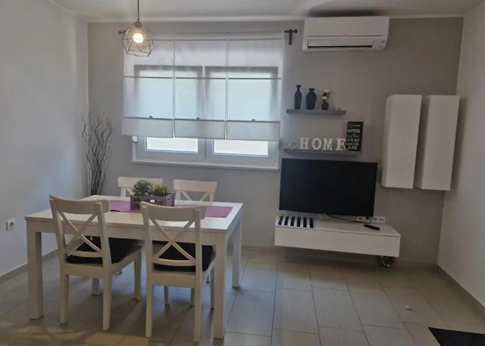 Slanica Escape Apartman *