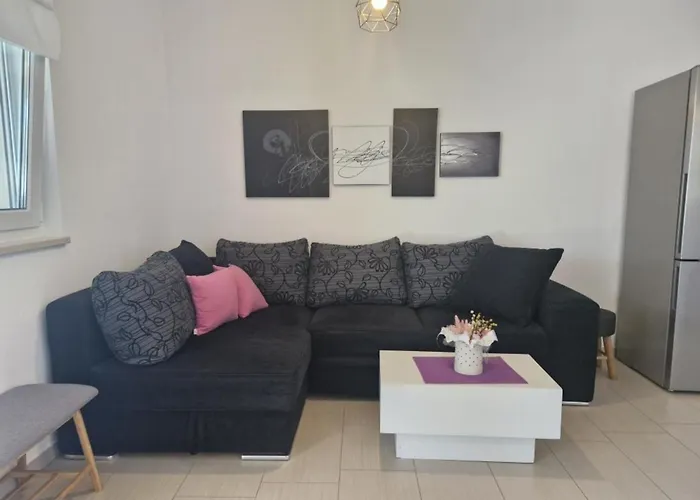 Slanica Escape Apartman *