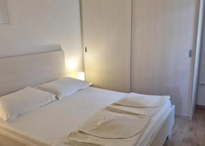 Slanica Escape 穆泰尔岛